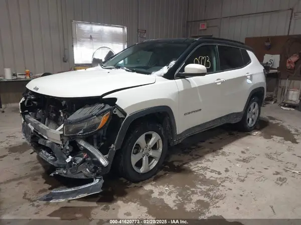 3C4NJDBB0LT175428 2020 JEEP COMPASS - Image 2