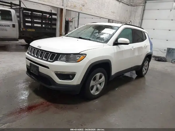 3C4NJDBB0LT192598 2020 JEEP COMPASS - Image 2