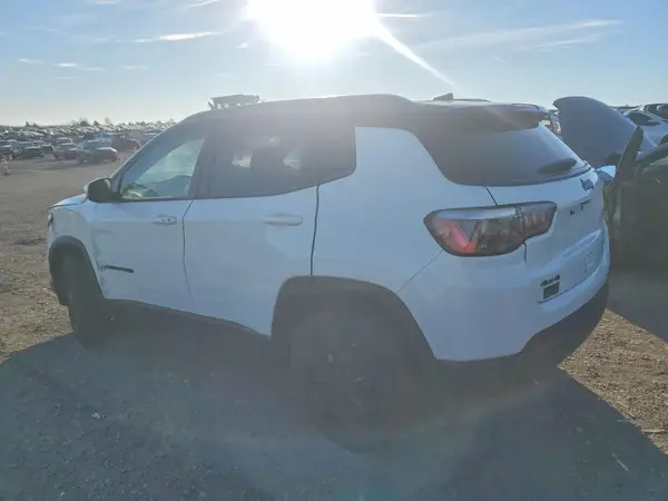 3C4NJDBB0MT586409 2021 JEEP COMPASS - Image 2