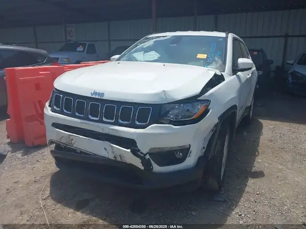 3C4NJDBB0MT600115 2021 JEEP COMPASS - Image 2