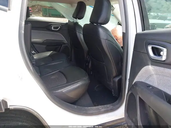3C4NJDBB0NT131593 2022 JEEP COMPASS - Image 8