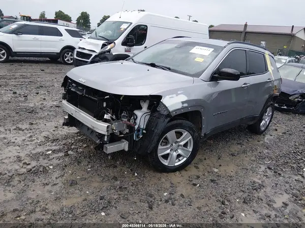 3C4NJDBB0NT133327 2022 JEEP COMPASS - Image 2