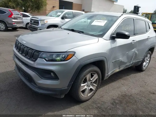 3C4NJDBB0NT168899 2022 JEEP COMPASS - Image 2