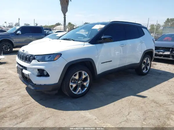 3C4NJDBB0NT171933 2022 JEEP COMPASS - Image 2