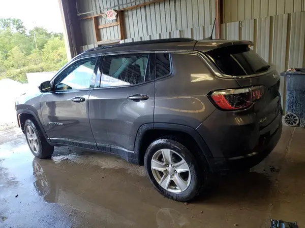 3C4NJDBB0NT176744 2022 JEEP COMPASS - Image 2