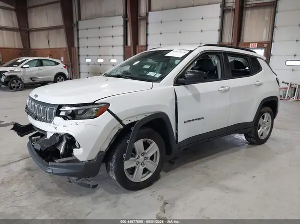 3C4NJDBB0NT177618 2022 JEEP COMPASS - Image 2