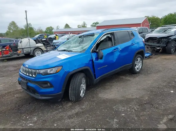 3C4NJDBB0NT177621 2022 JEEP COMPASS - Image 2