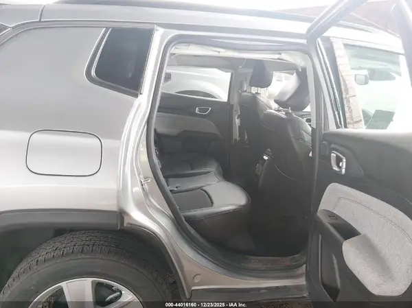 3C4NJDBB0NT233072 2022 JEEP COMPASS - Image 8