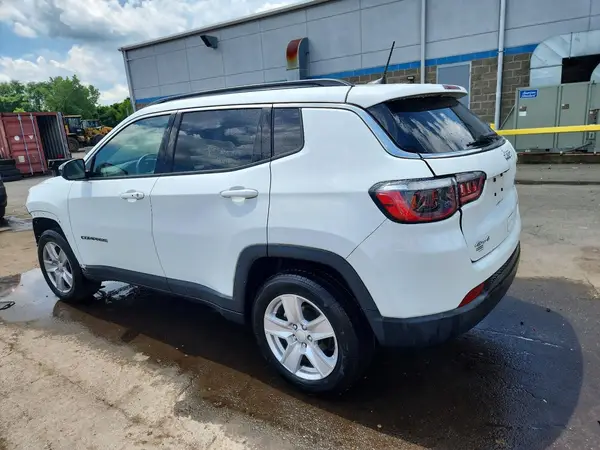 3C4NJDBB0NT236604 2022 JEEP COMPASS - Image 2