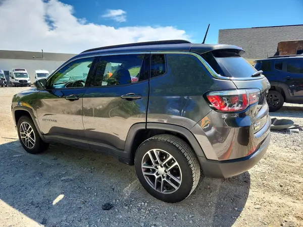 3C4NJDBB1HT631458 2017 JEEP COMPASS - Image 2