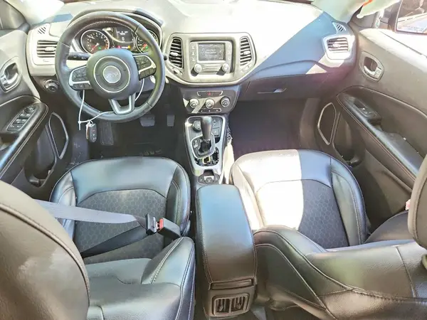 3C4NJDBB1HT631458 2017 JEEP COMPASS - Image 8