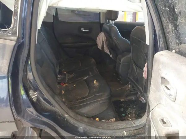 3C4NJDBB1HT647420 2017 JEEP COMPASS - Image 8