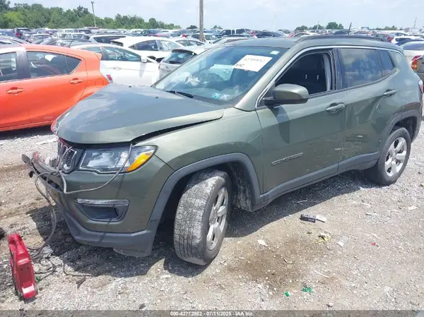 3C4NJDBB1HT656912 2017 JEEP COMPASS - Image 2