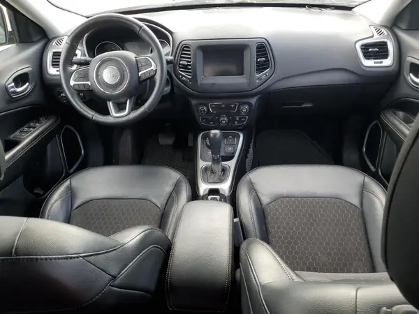 3C4NJDBB1HT657770 2017 JEEP COMPASS - Image 8