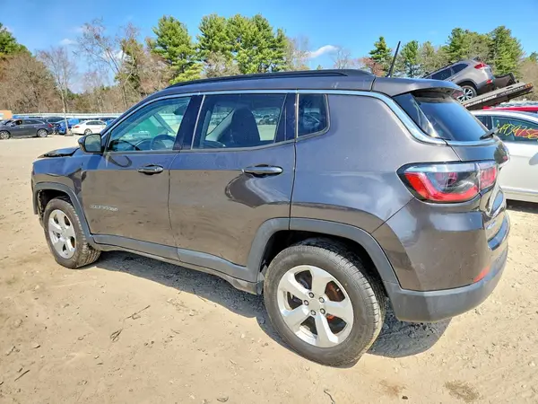 3C4NJDBB1HT674570 2017 JEEP COMPASS - Image 2