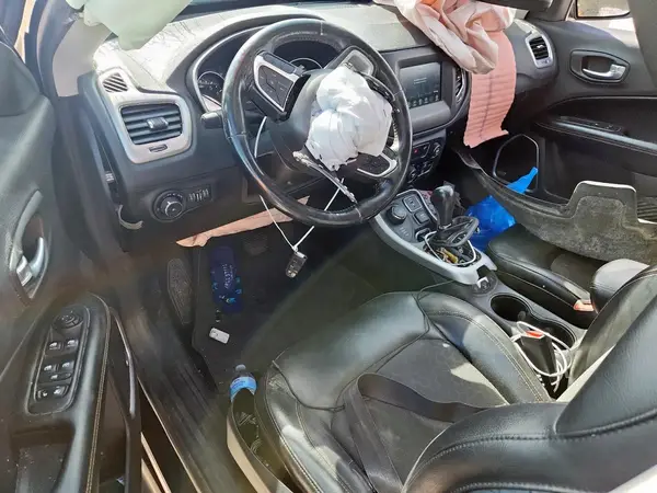 3C4NJDBB1JT100668 2018 JEEP COMPASS - Image 8