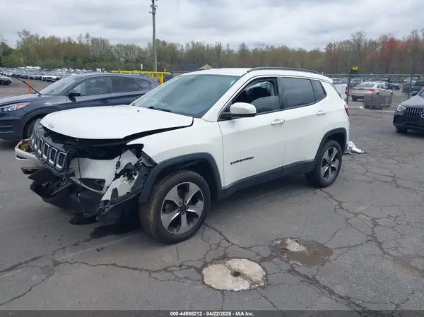 3C4NJDBB1JT104896 2018 JEEP COMPASS - Image 2