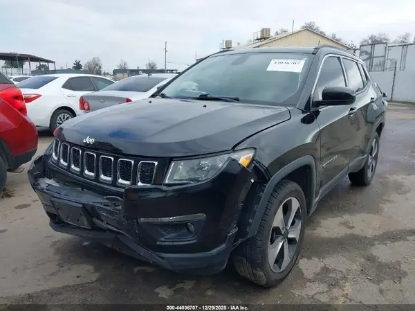 3C4NJDBB1JT106003 2018 JEEP COMPASS - Image 2