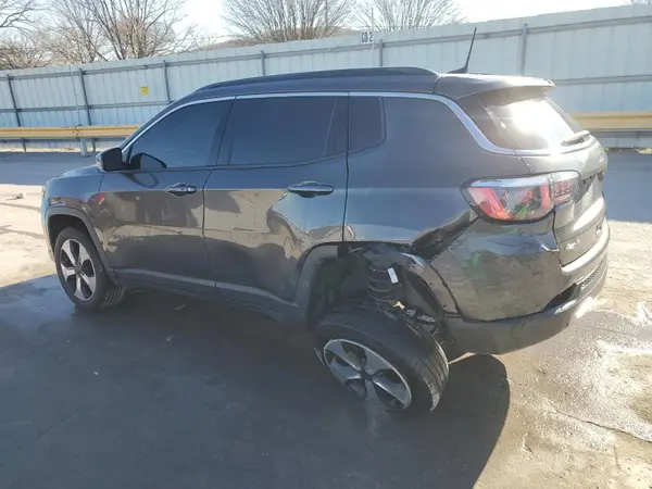 3C4NJDBB1JT112884 2018 JEEP COMPASS - Image 2