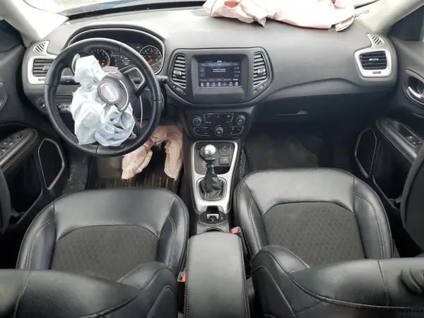 3C4NJDBB1JT113811 2018 JEEP COMPASS - Image 8