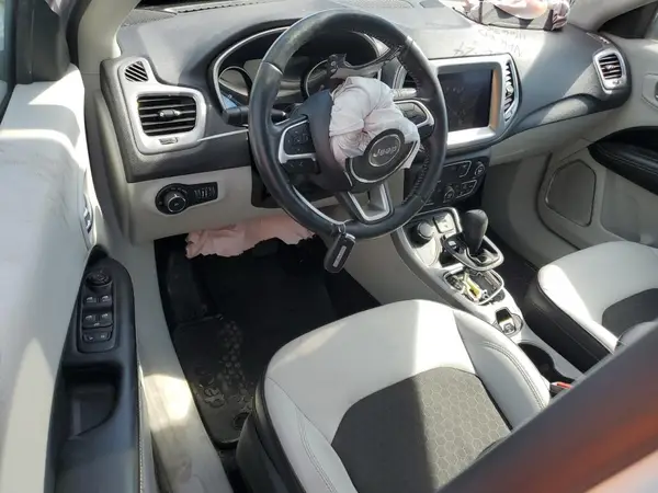 3C4NJDBB1JT116630 2018 JEEP COMPASS - Image 8