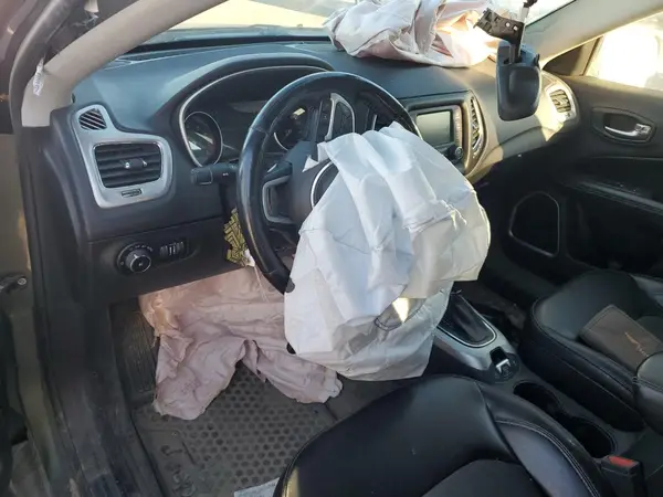 3C4NJDBB1JT116837 2018 JEEP COMPASS - Image 8