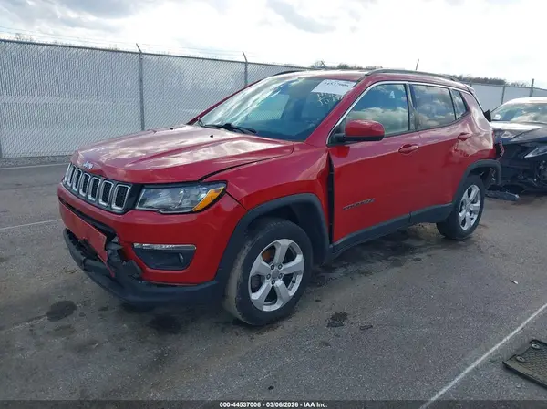 3C4NJDBB1JT117020 2018 JEEP COMPASS - Image 2