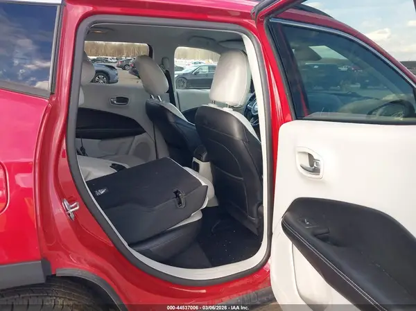 3C4NJDBB1JT117020 2018 JEEP COMPASS - Image 8