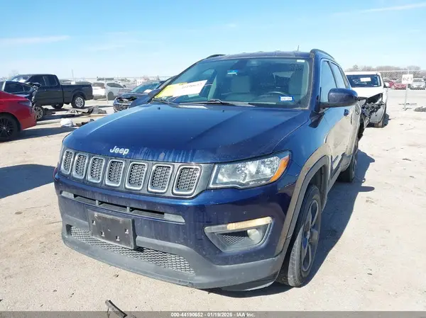3C4NJDBB1JT131337 2018 JEEP COMPASS - Image 2