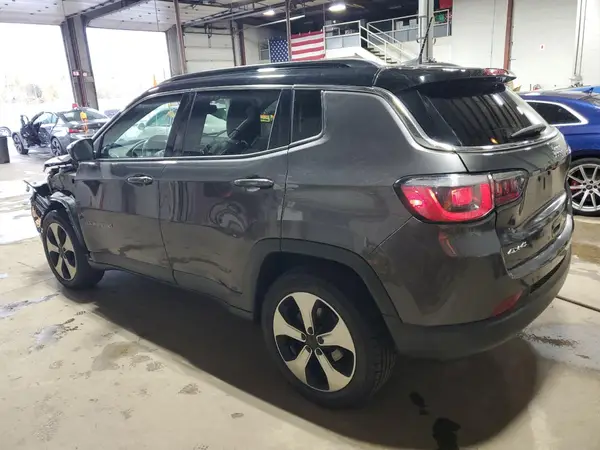 3C4NJDBB1JT131936 2018 JEEP COMPASS - Image 2