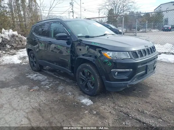 3C4NJDBB1JT132052 2018 JEEP COMPASS - Image 1
