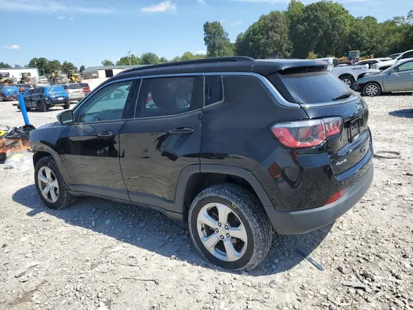 3C4NJDBB1JT138692 2018 JEEP COMPASS - Image 2