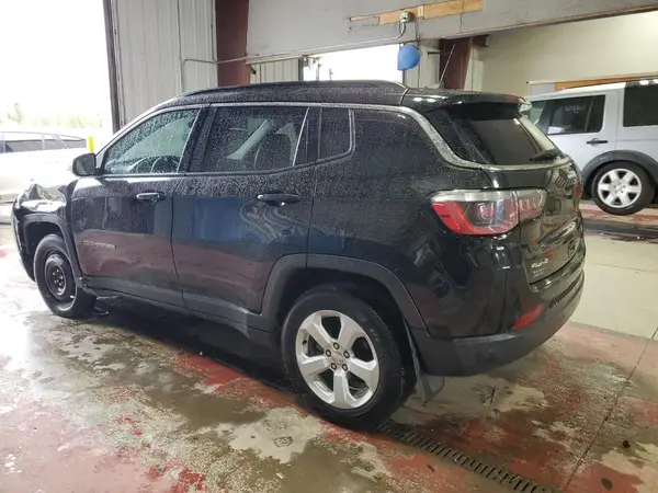 3C4NJDBB1JT138725 2018 JEEP COMPASS - Image 2