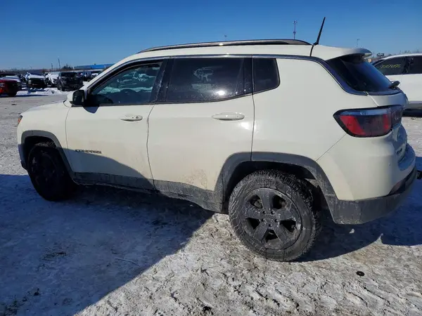 3C4NJDBB1JT142757 2018 JEEP COMPASS - Image 2