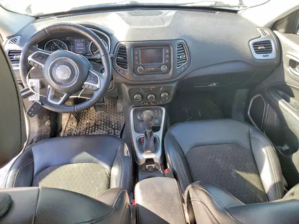 3C4NJDBB1JT142757 2018 JEEP COMPASS - Image 8