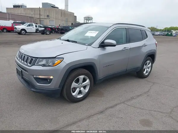3C4NJDBB1JT142855 2018 JEEP COMPASS - Image 2
