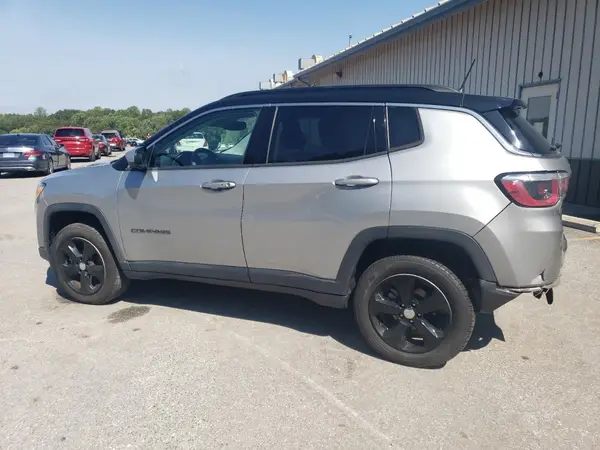 3C4NJDBB1JT144654 2018 JEEP COMPASS - Image 2