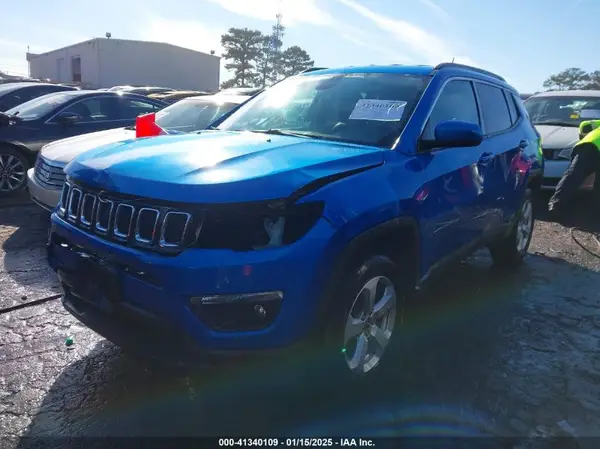 3C4NJDBB1JT152897 2018 JEEP COMPASS - Image 2