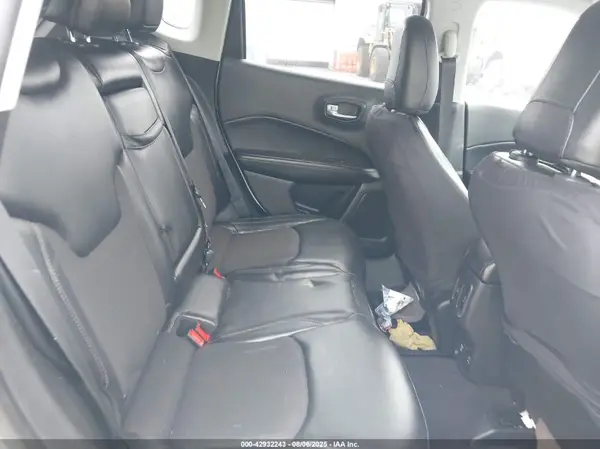3C4NJDBB1JT161647 2018 JEEP COMPASS - Image 8