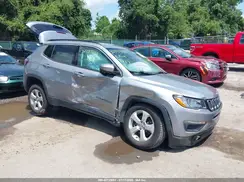 3C4NJDBB1JT162961 2018 JEEP COMPASS