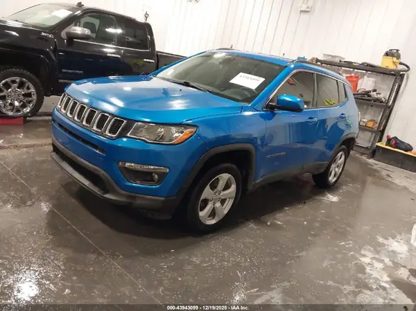3C4NJDBB1JT176410 2018 JEEP COMPASS - Image 2