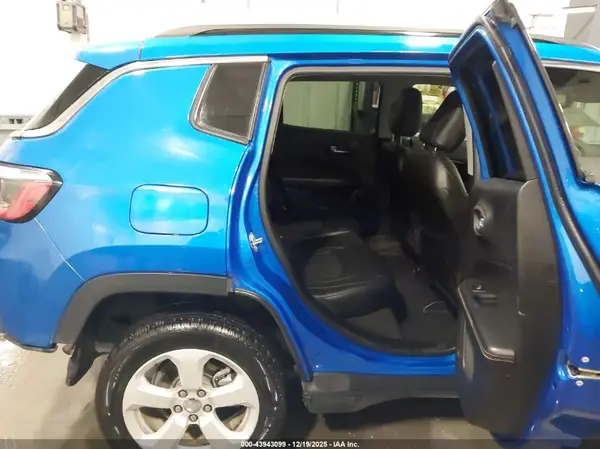 3C4NJDBB1JT176410 2018 JEEP COMPASS - Image 8