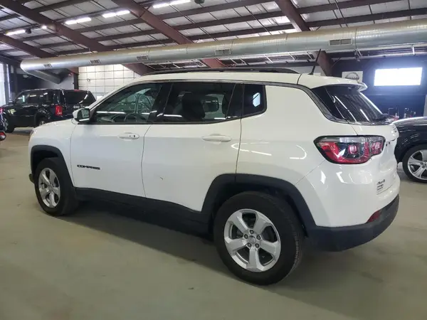 3C4NJDBB1JT177296 2018 JEEP COMPASS - Image 2