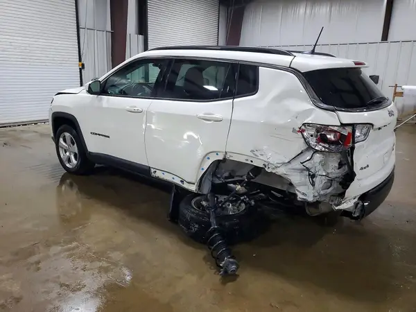 3C4NJDBB1JT177766 2018 JEEP COMPASS - Image 2