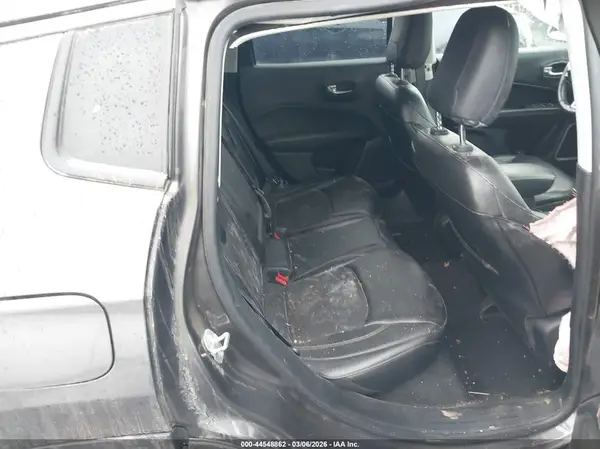 3C4NJDBB1JT199976 2018 JEEP COMPASS - Image 8