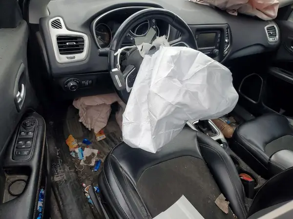 3C4NJDBB1JT200625 2018 JEEP COMPASS - Image 8