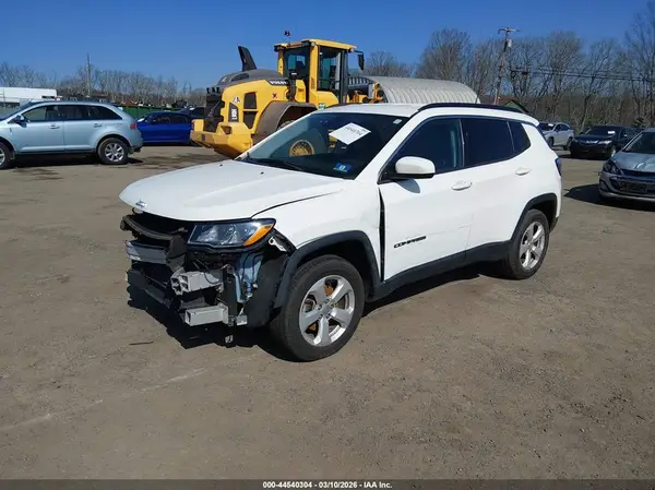 3C4NJDBB1JT206134 2018 JEEP COMPASS - Image 2