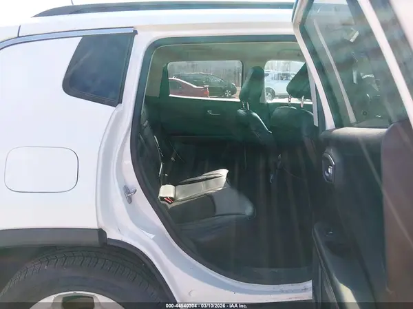 3C4NJDBB1JT206134 2018 JEEP COMPASS - Image 8