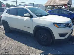 3C4NJDBB1JT207140 2018 JEEP COMPASS