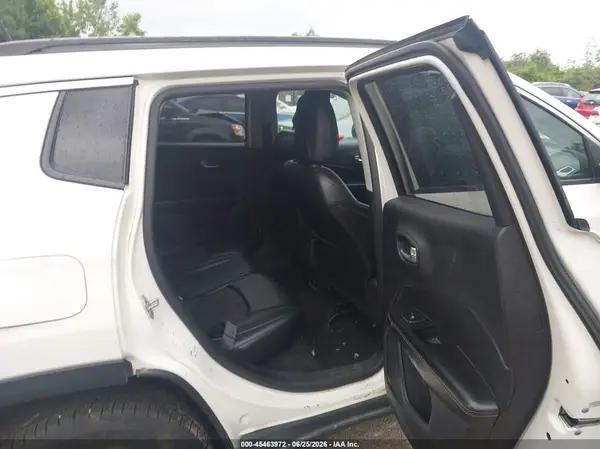 3C4NJDBB1JT207218 2018 JEEP COMPASS - Image 8